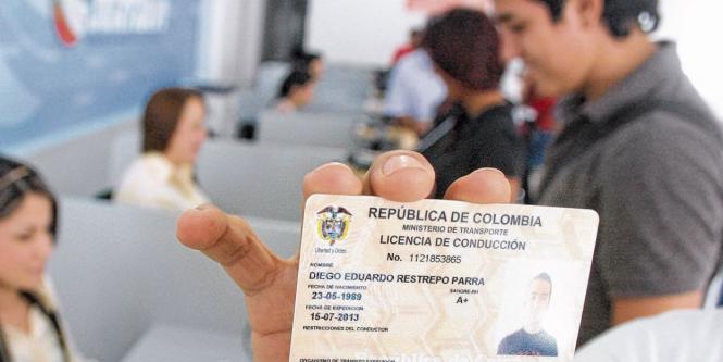 Requisitos para obtener el pase de conducción en Colombia